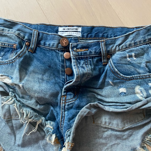 One Teaspoon Shorts Size 27 - Picture 3 of 3